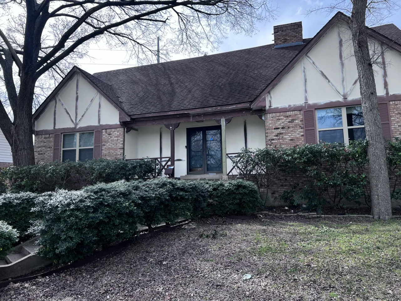 Cedar fence pressure wash and stain project in North DFW